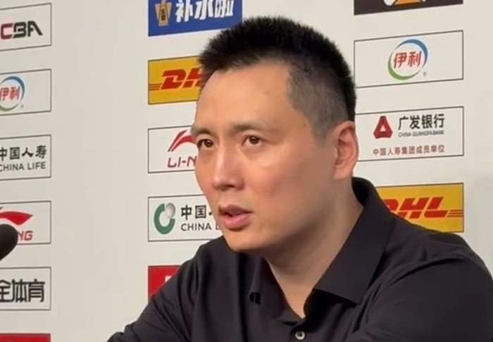 乐鱼线上服务-洛夫顿G4仅打两分钟，卢伟明确表示效果不佳，双小外压力大！|广厦|总决赛|古德温|发布会|伤病_新浪体育_新浪新闻